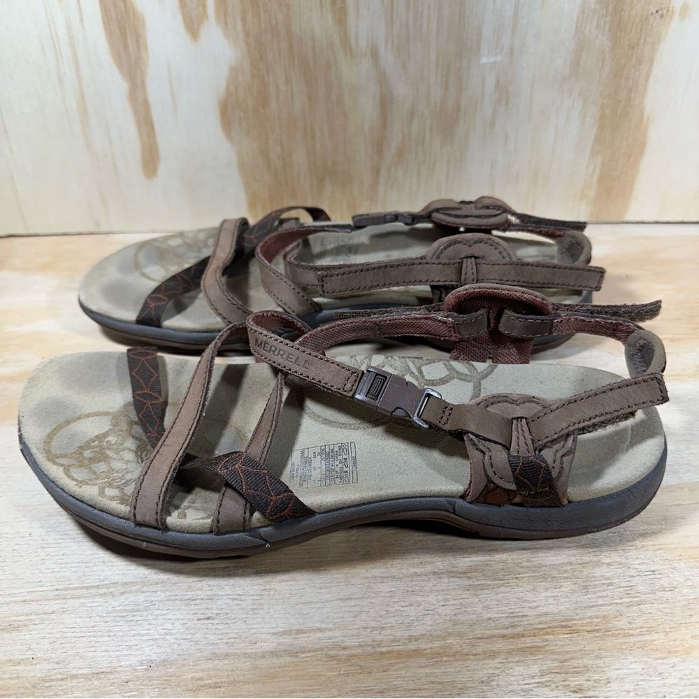 Merrell Tan and Brown Sandals Women’s Size 8